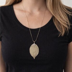 ♥️ Silver Leaf Necklace